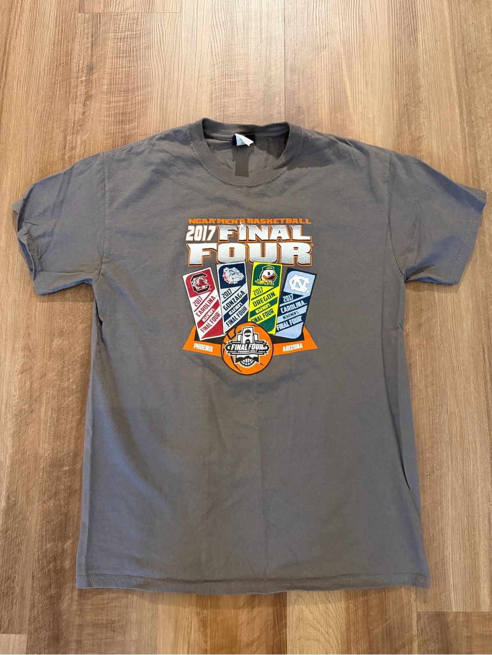 Vintage 2017 Final Four NCAA Men's Basketball T Shirt M Gray UNC OREGON USC ZAGA